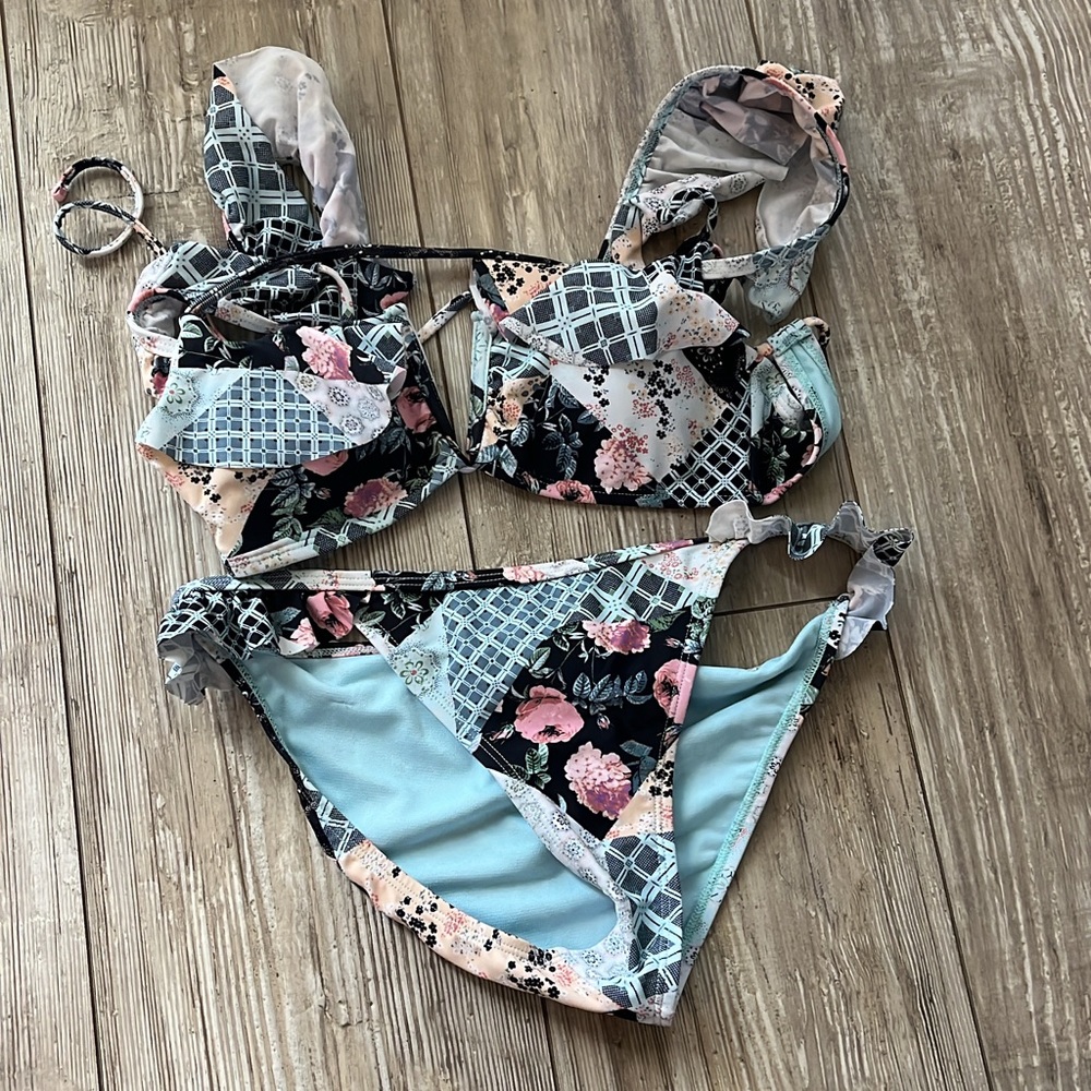 Cute suit!